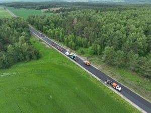 Красноярский край: на трассе Емельяново – Устюг устраивают новый асфальтобетон